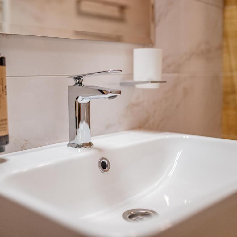 Hotel Zlatni bor - Deluxe Double Room with Extra Bed - 2