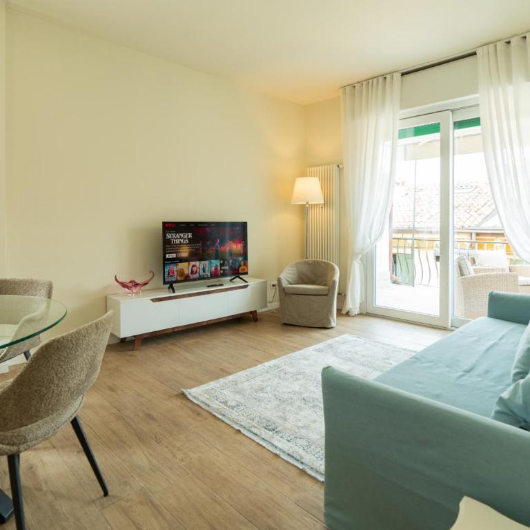 Ampia residenza Filippini a pochi passi dall'Arena - Domus Verona - Appartamento Deluxe con 2 Camere da Letto e Balcone - 15