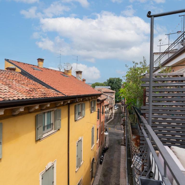 Ampia residenza Filippini a pochi passi dall'Arena - Domus Verona - Appartamento Deluxe con 2 Camere da Letto e Balcone - 23