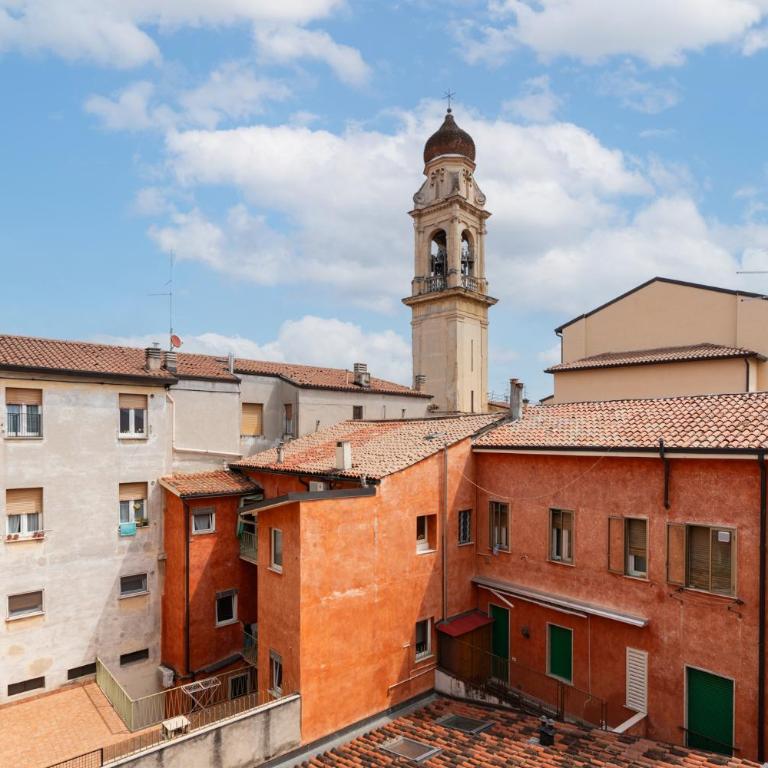 Ampia residenza Filippini a pochi passi dall'Arena - Domus Verona - Appartamento Deluxe con 2 Camere da Letto e Balcone - 8