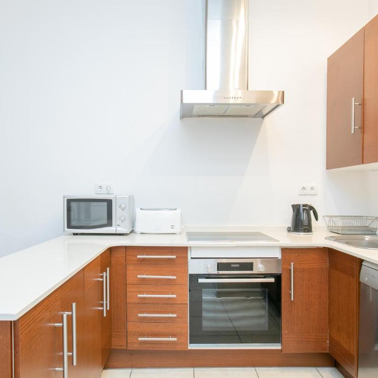 Canela Homes BARCELONA GÒTIC - Three-Bedroom Apartment - 3
