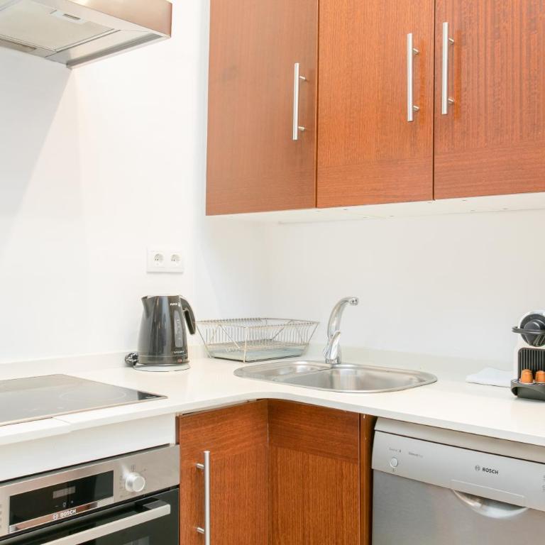 Canela Homes BARCELONA GÒTIC - Three-Bedroom Apartment - 6