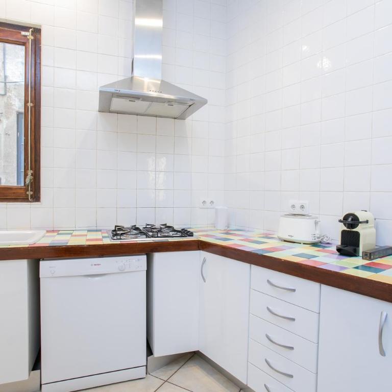 Canela Homes BARCELONA GÒTIC - Three-Bedroom Apartment - 4