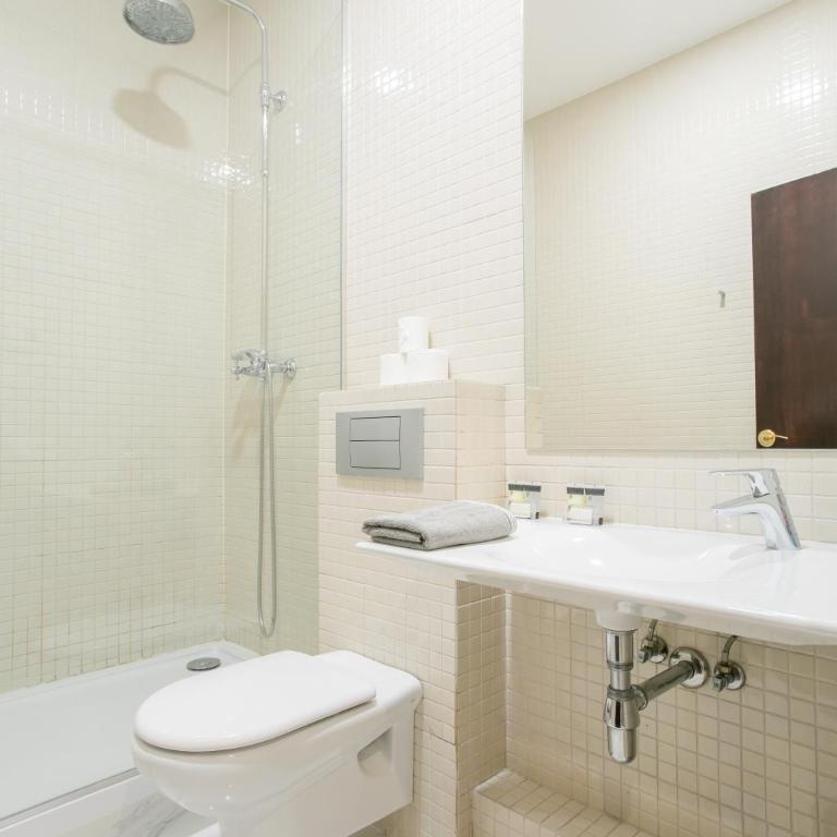 Canela Homes BARCELONA GÒTIC - Three-Bedroom Apartment - 7