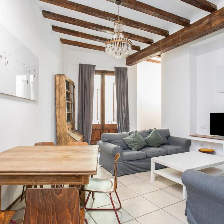 Canela Homes BARCELONA GÒTIC - Three-Bedroom Apartment - 1