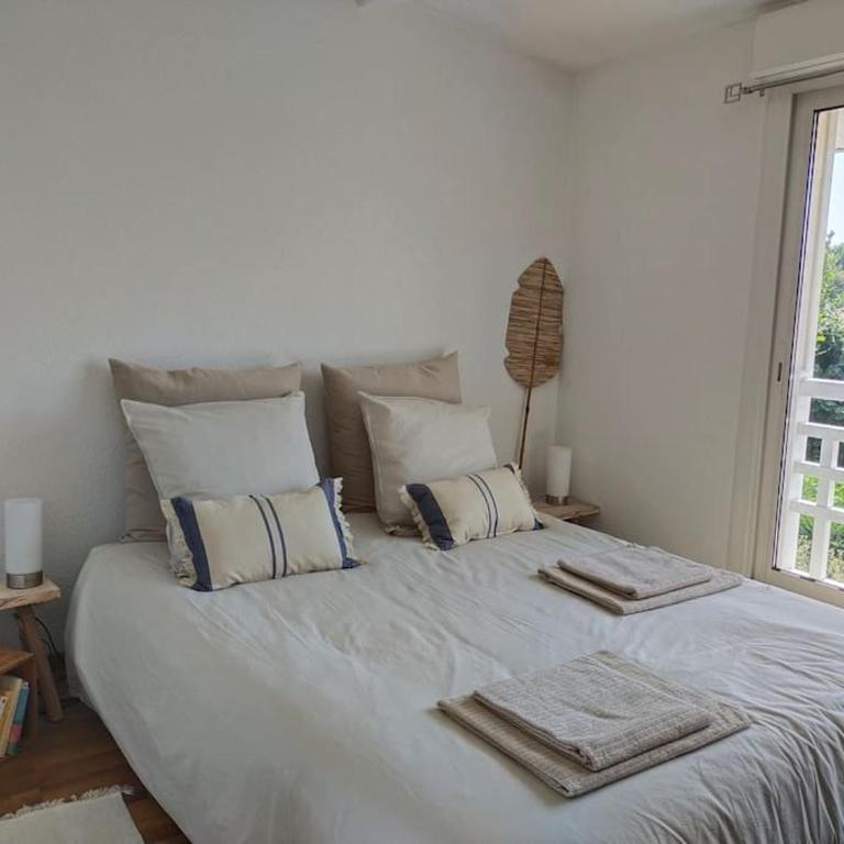Jolie maison paisible, avec jardinet et parking - Appartement 2 Chambres - 7