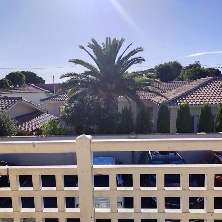 Jolie maison paisible, avec jardinet et parking - Appartement 2 Chambres - 12