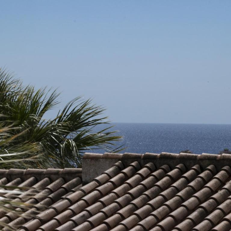 Casa Flora Bungalow con piscinas en Calp - Three-Bedroom Apartment - 48
