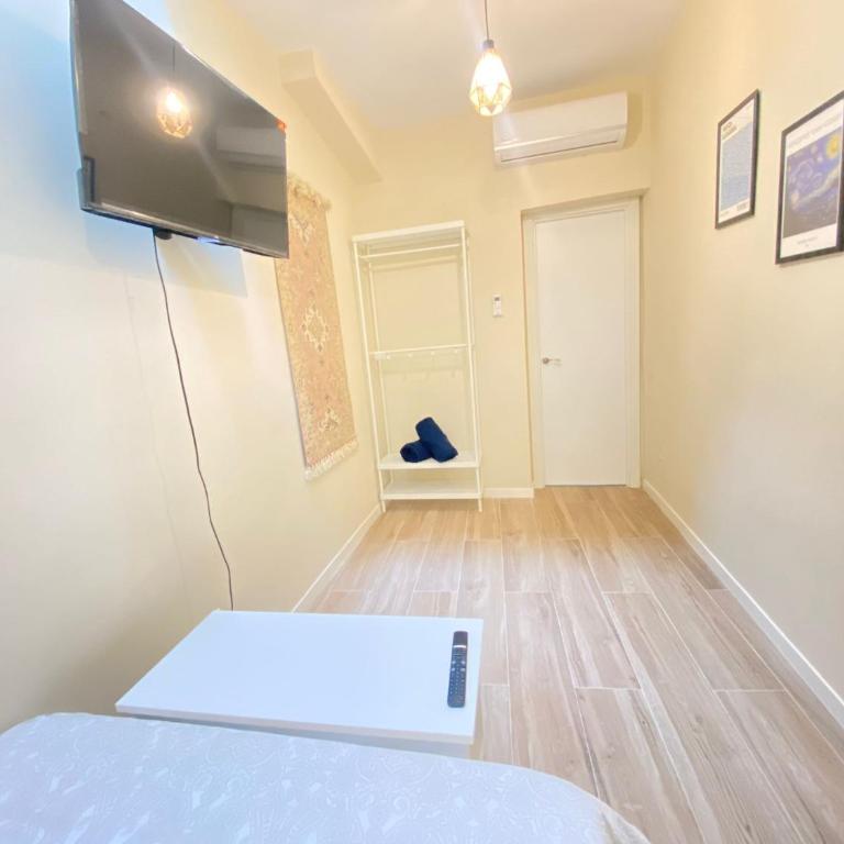 ESTUDIOS GRAN VÍA - Double Room - 16