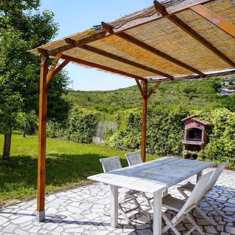 Appartamento in villa con ampio giardino - Appartamento con 2 Camere da Letto - 2