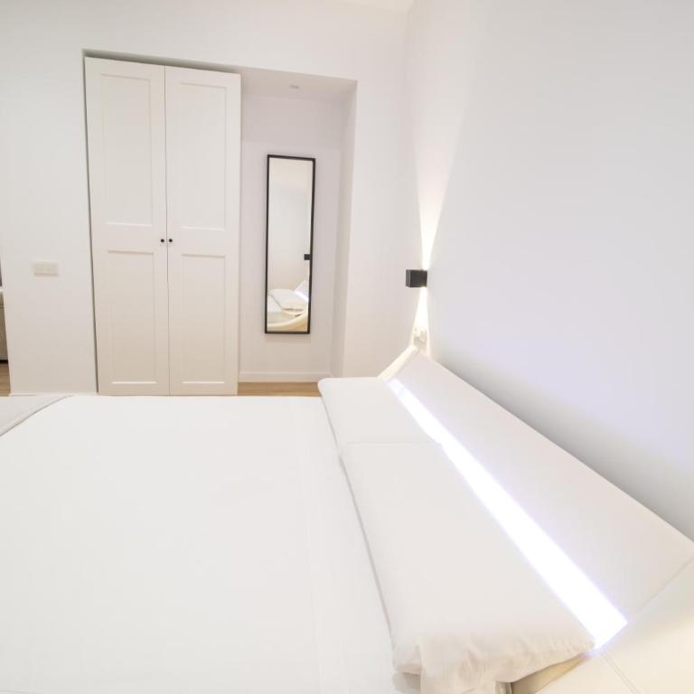 BedTime Suites by Concept Flats - Studio with Terrace - 20