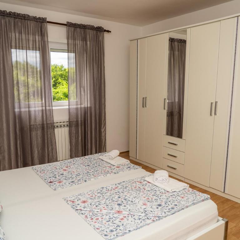 Holiday Home IFI - Six-Bedroom House - 50