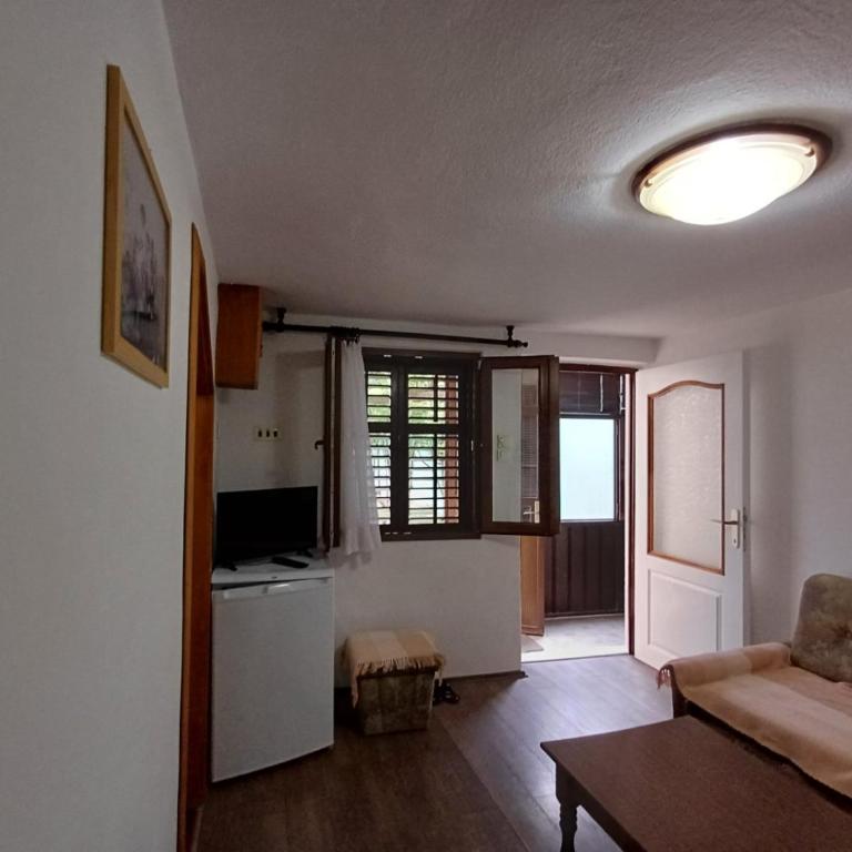 Apartments For Friends - Apartman s 1 Spavaćom Sobom i Popločanim Dvorištem - 5