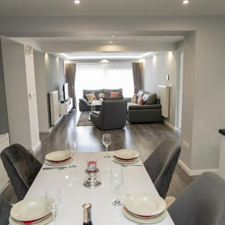 Holiday Home IFI - Six-Bedroom House - 29