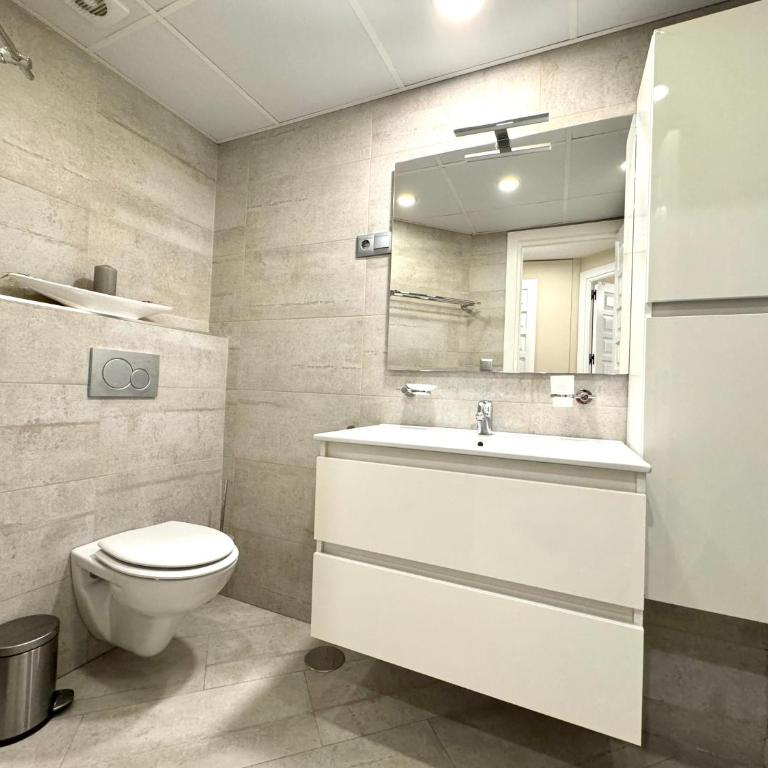 Amplia terraza con maravillosas vistas muy cerca de la playa - Apartamento de 1 dormitorio - 24