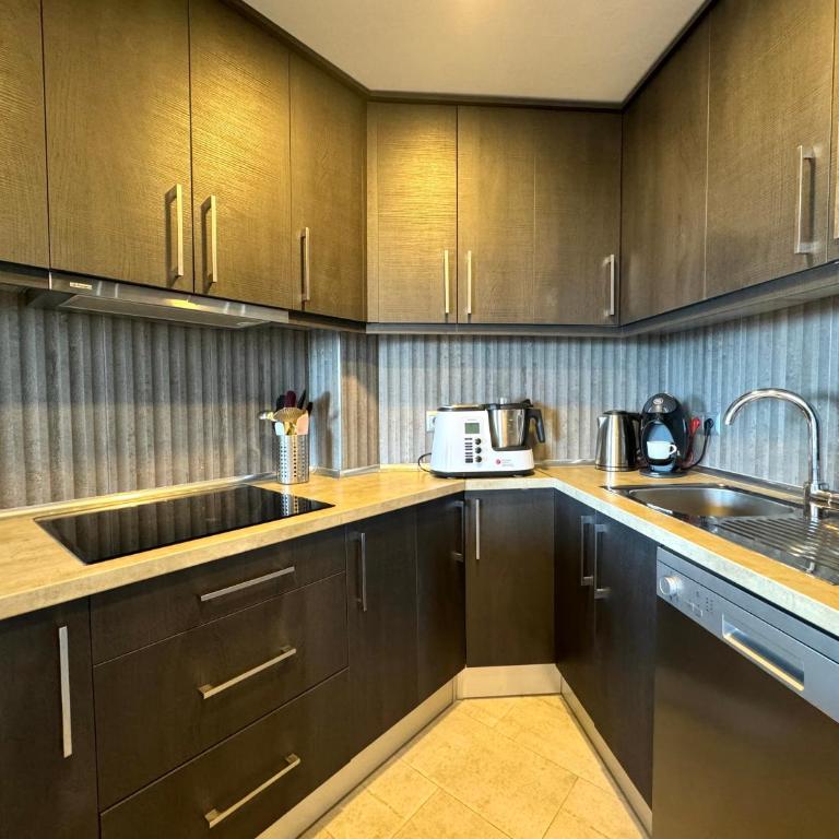 Amplia terraza con maravillosas vistas muy cerca de la playa - Apartamento de 1 dormitorio - 16