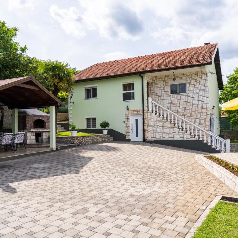Holiday Home IFI - Six-Bedroom House - 31