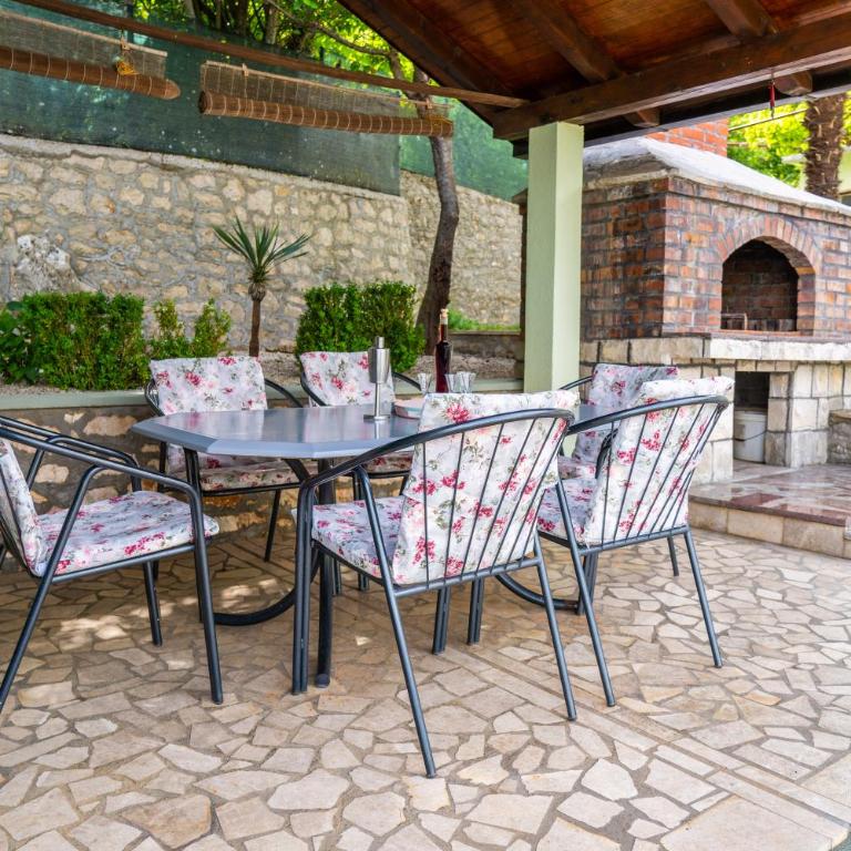 Holiday Home IFI - Six-Bedroom House - 47