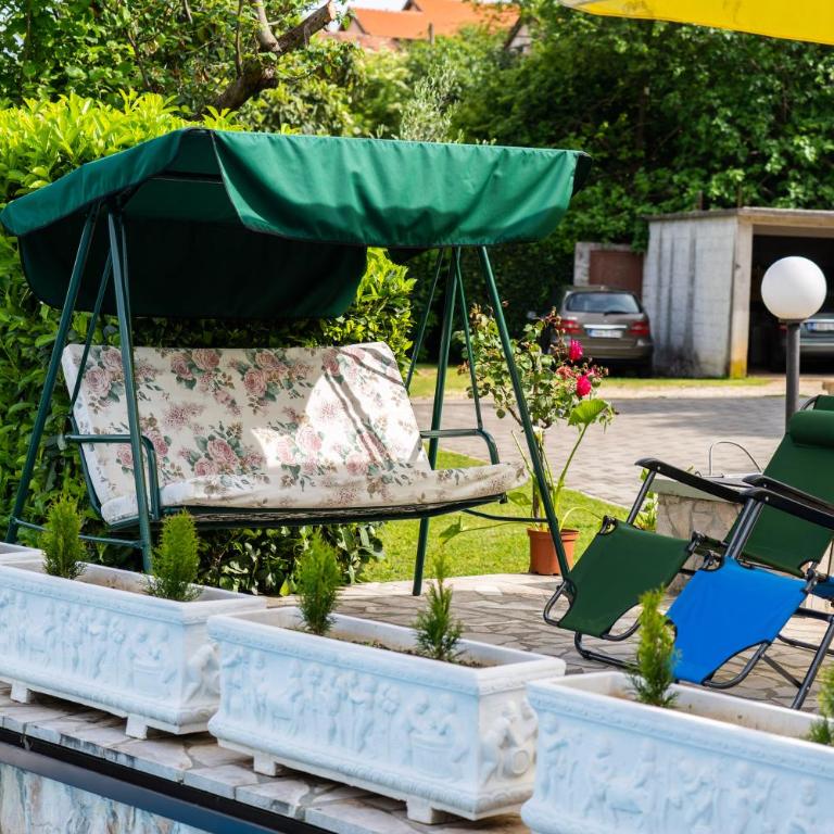 Holiday Home IFI - Six-Bedroom House - 55