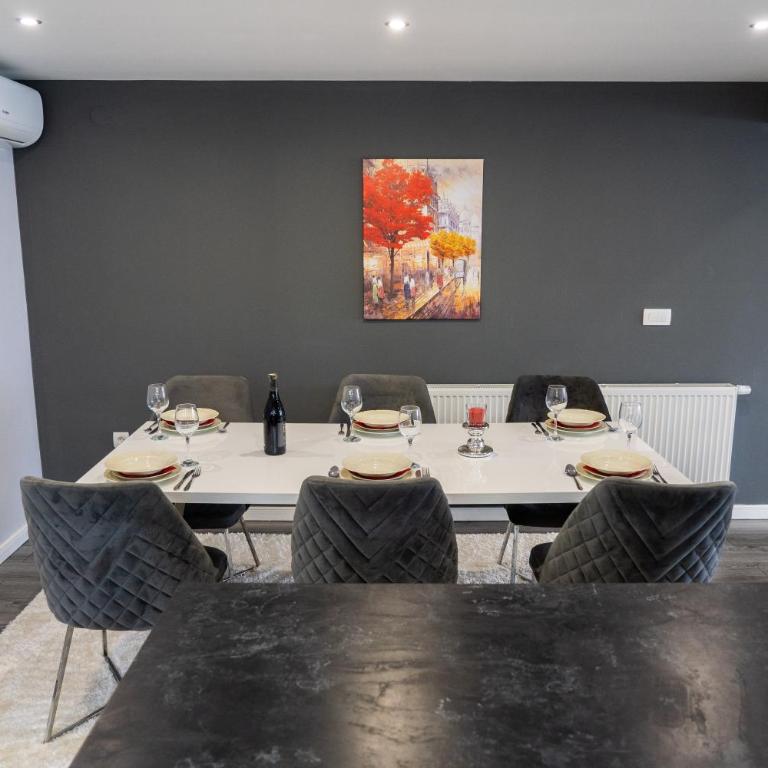 Holiday Home IFI - Six-Bedroom House - 80
