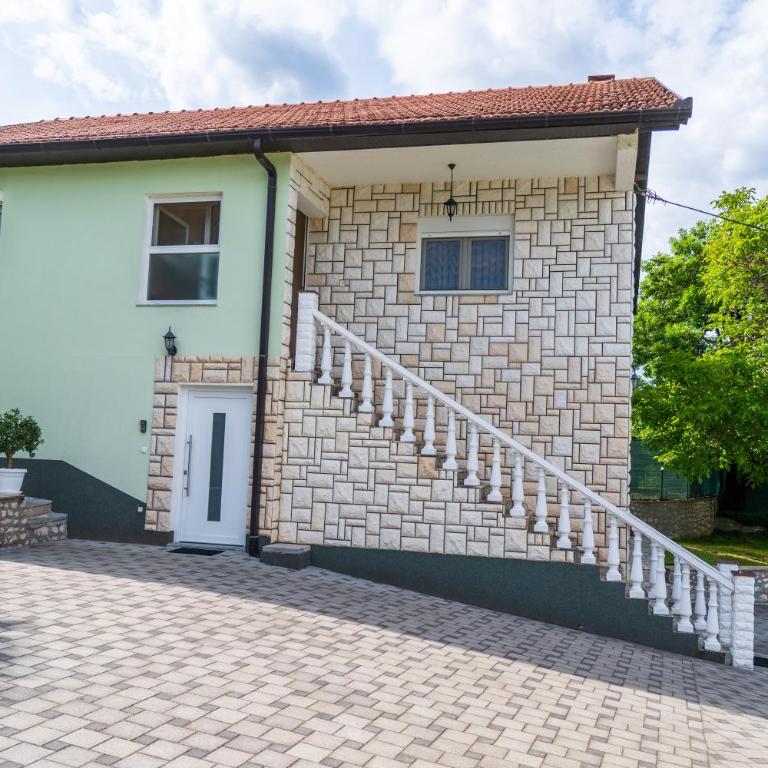 Holiday Home IFI - Six-Bedroom House - 88