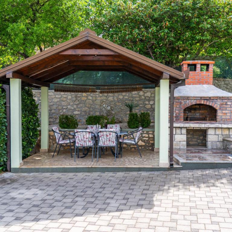 Holiday Home IFI - Six-Bedroom House - 62