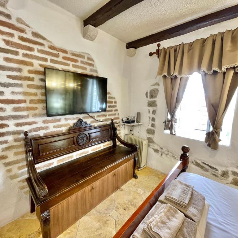 Heart of old town,Private garden ,Stunning View, Free Wi-Fi - Two-Bedroom Apartment - 25