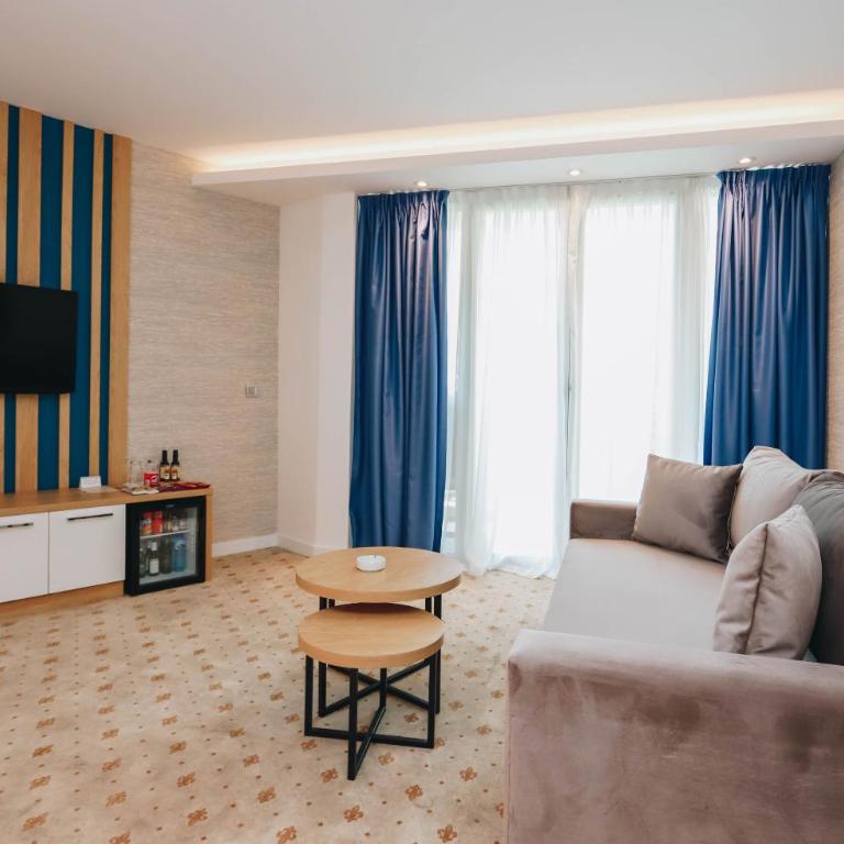 Hotel Montenegro - Apartman - 2