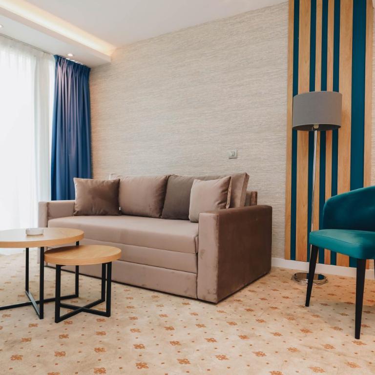 Hotel Montenegro - Apartman - 3