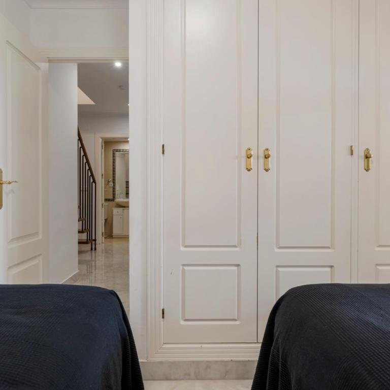Duplex in Puerto Banus by Costarentals - Ref M40 - Apartamento de 3 dormitorios - 17