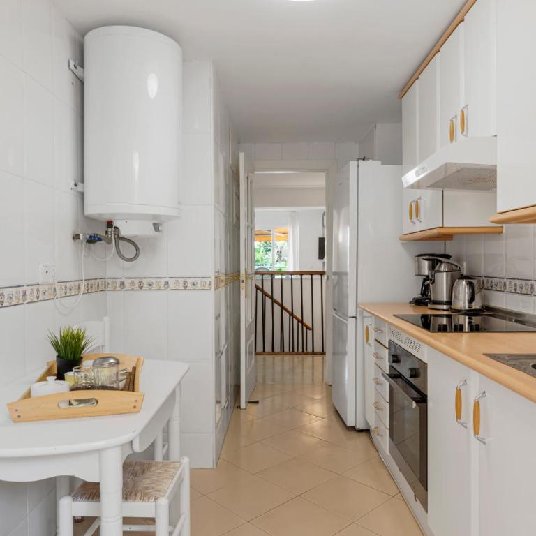 Duplex in Puerto Banus by Costarentals - Ref M40 - Apartamento de 3 dormitorios - 4