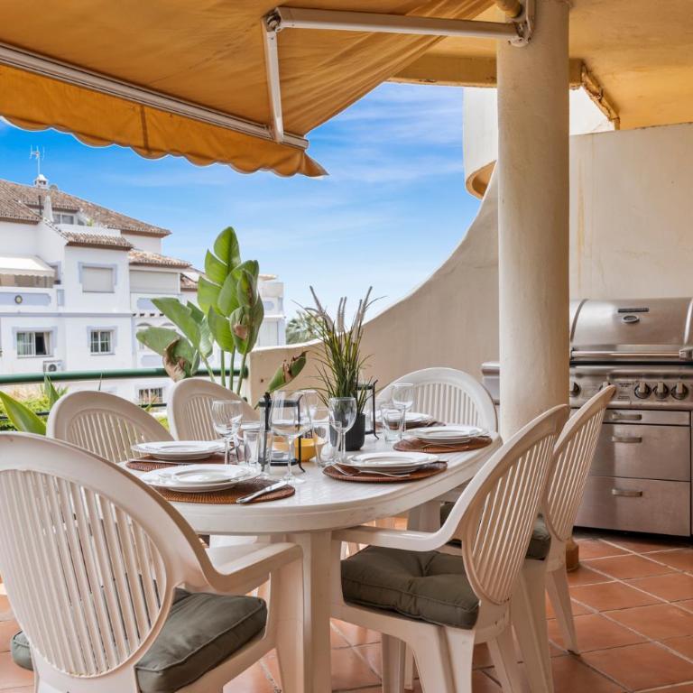 Duplex in Puerto Banus by Costarentals - Ref M40 - Apartamento de 3 dormitorios - 28