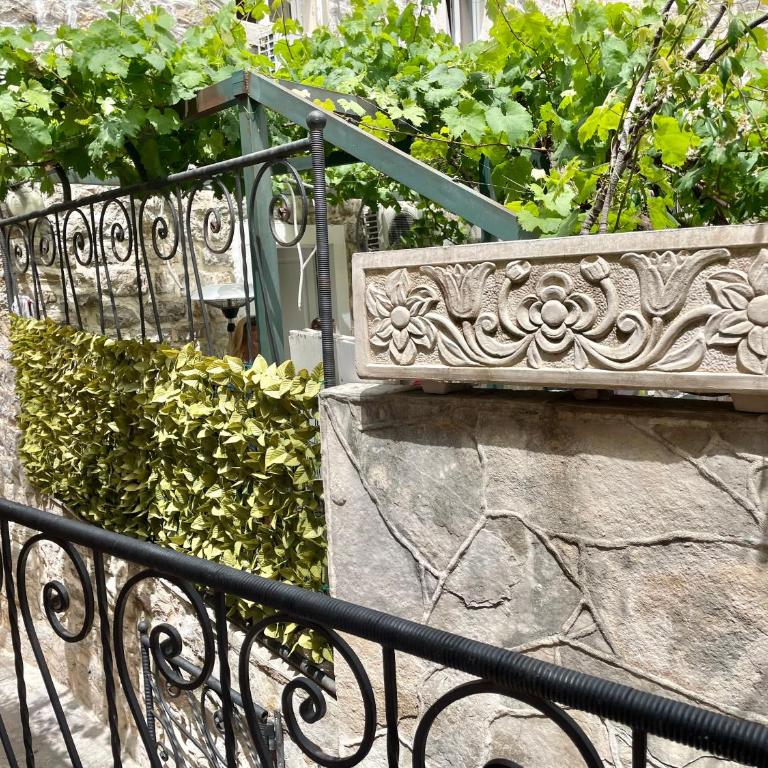 Heart of old town,Private garden ,Stunning View, Free Wi-Fi - Two-Bedroom Apartment - 10