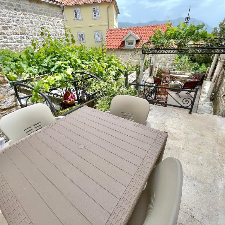 Heart of old town,Private garden ,Stunning View, Free Wi-Fi - Two-Bedroom Apartment - 12