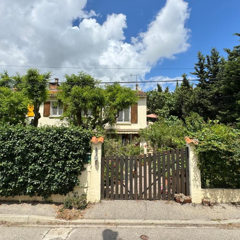 En ville avec un air de campagne - One-Bedroom Apartment - 16