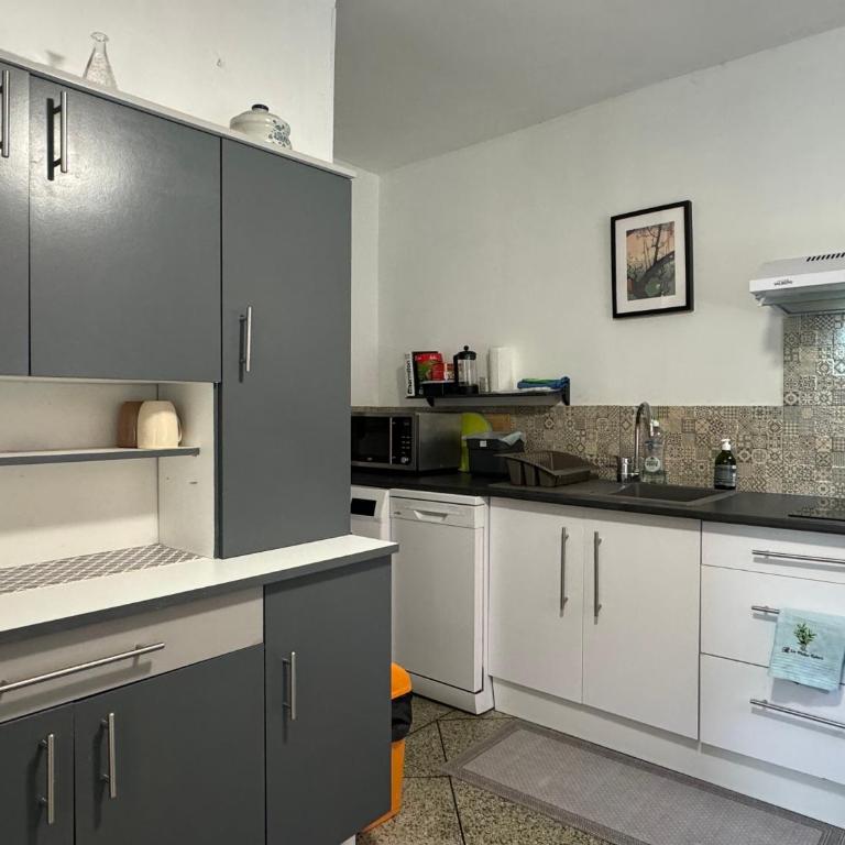 En ville avec un air de campagne - One-Bedroom Apartment - 5