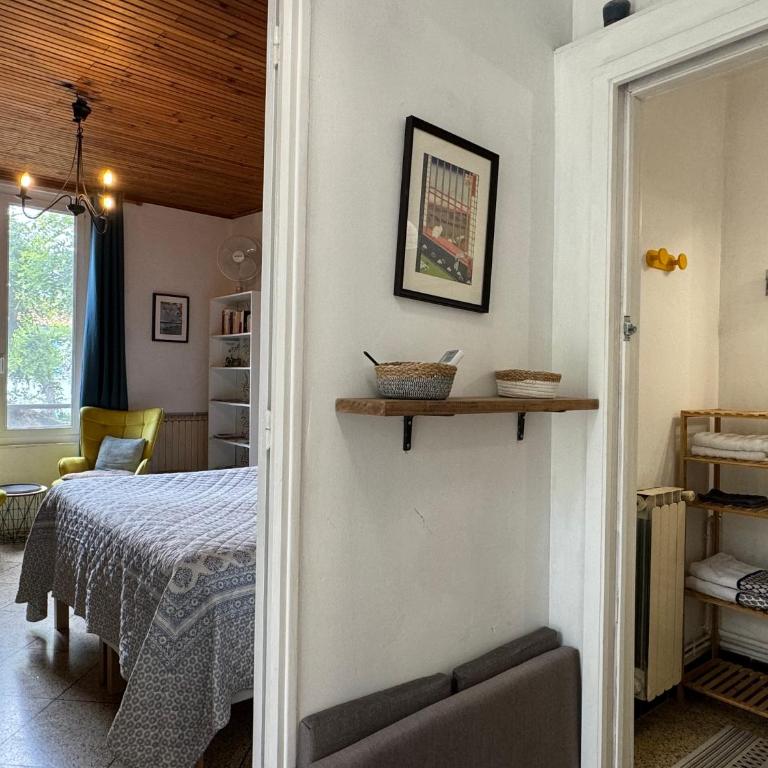 En ville avec un air de campagne - One-Bedroom Apartment - 12