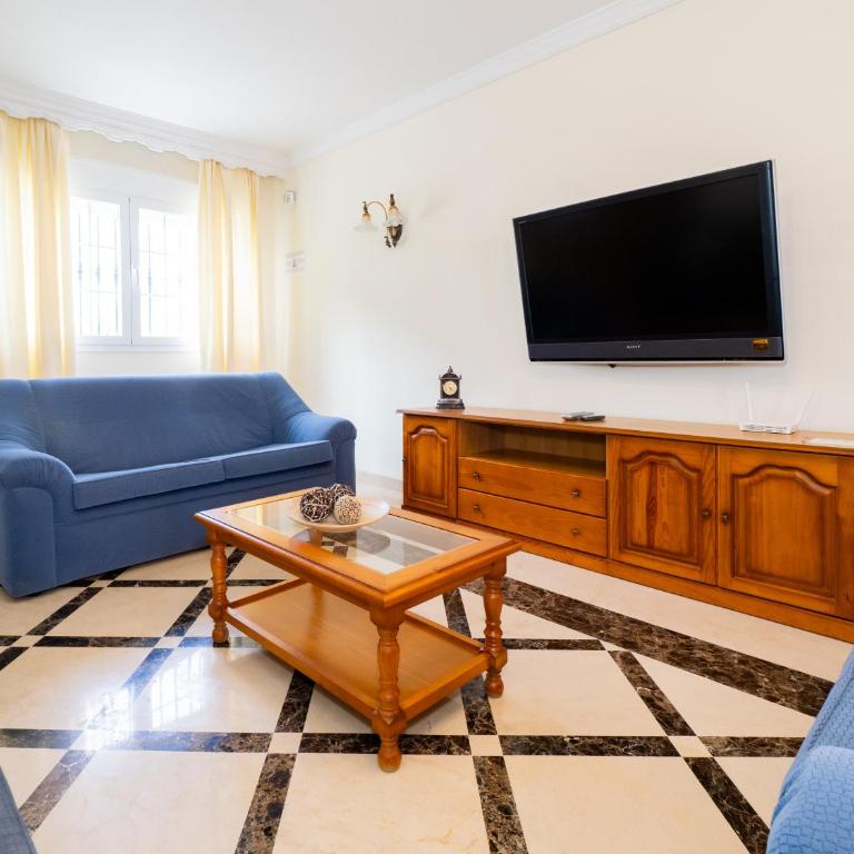 Cubo's Villa Paraiso - Three-Bedroom Chalet - 13