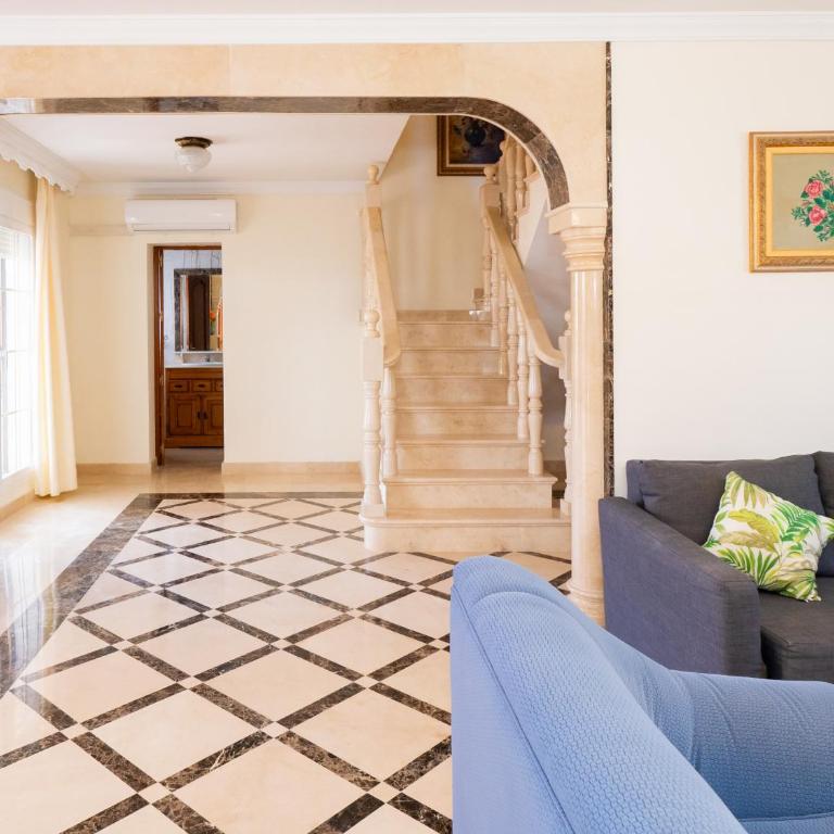 Cubo's Villa Paraiso - Three-Bedroom Chalet - 12
