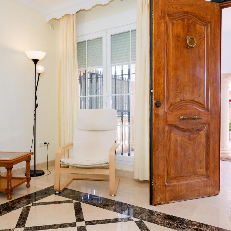 Cubo's Villa Paraiso - Three-Bedroom Chalet - 11