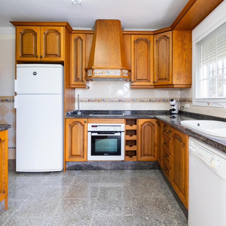 Cubo's Villa Paraiso - Three-Bedroom Chalet - 21