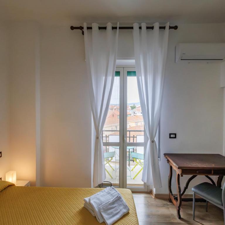 La Fenice Suites Sardinia - Camera Matrimoniale Deluxe con Balcone - 1