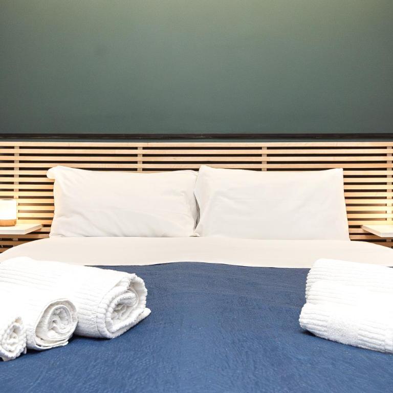 PIENO CENTRO - 3 min ACQUARIO - Appartamento con 1 Camera da Letto e 2 Bagni - 5