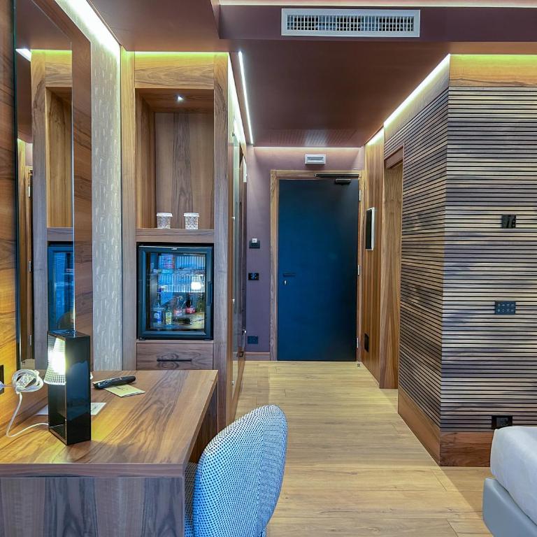 Alevic Hotel Sirmione - Deluxe Room with Balcony - Second Floor - 4