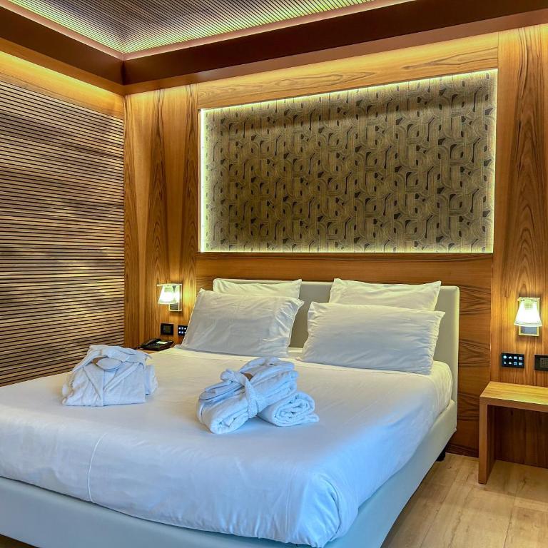 Alevic Hotel Sirmione - Deluxe Room with Balcony - Second Floor - 1