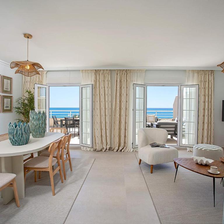 Genteel Home Los Corales Beach - Three-Bedroom Apartment - 12