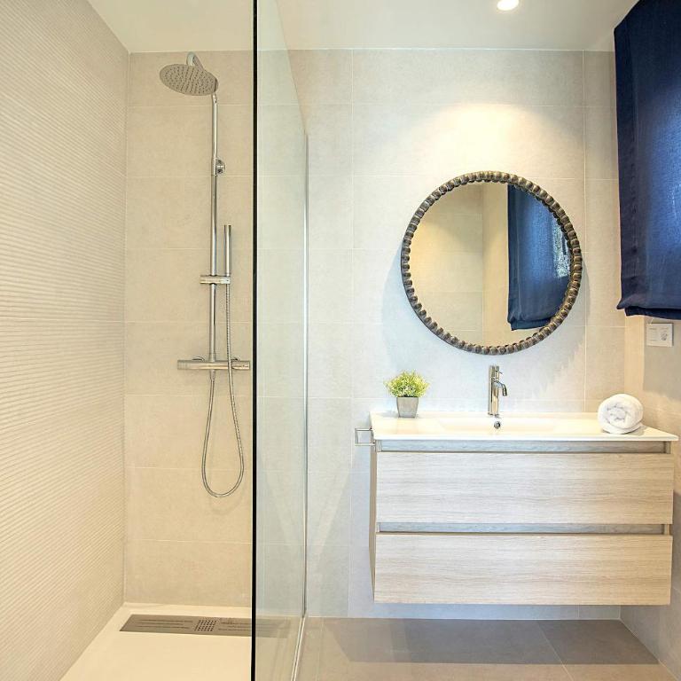 Genteel Home Los Corales Beach - Three-Bedroom Apartment - 15