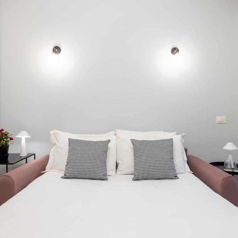 Domus Bella Roma - Double Room with Sofa Bed and Kitchen - 1