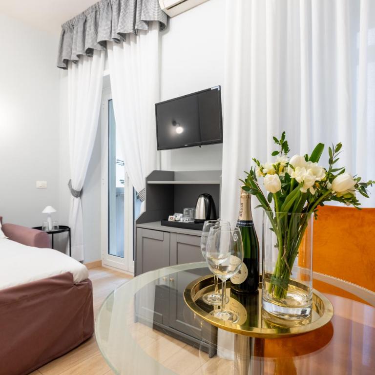 Domus Bella Roma - Double Room with Sofa Bed and Kitchen - 14