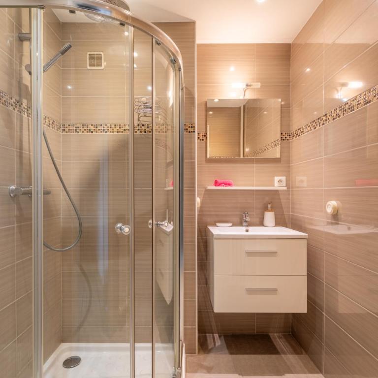 Vue mer, Terrasse, 5 min du centre - Appartement 1 Chambre - 11